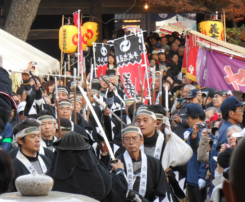 泉岳寺「赤穂義士祭」の風景