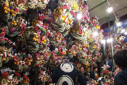 大國魂神社 縁起熊手を売る露店 写真はJipanguguru