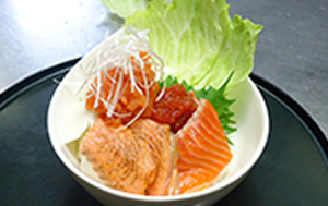 「アルプスサーモン丼」 高森町ご当地グルメ検討委員会(長野県)