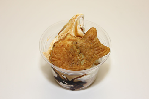 「おめで鯛サンデー」(460 円)