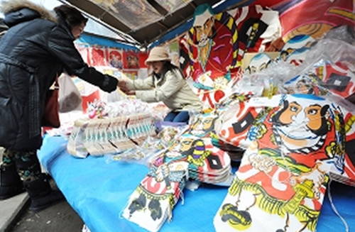 北区・王子稲荷神社の「凧市」