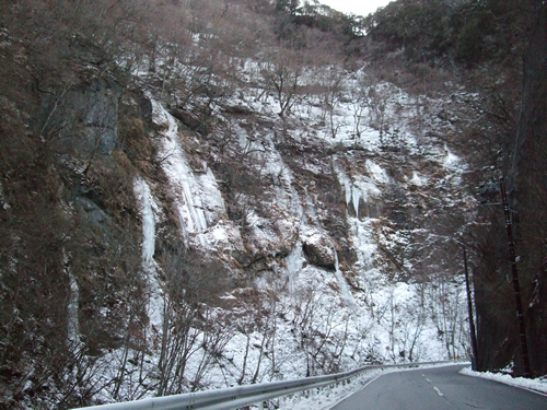 「中津川の氷壁」
