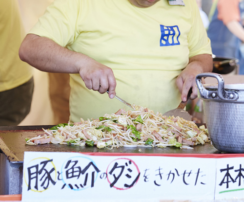 豚と魚介のダシをきかせた焼きそば 美味しそう!