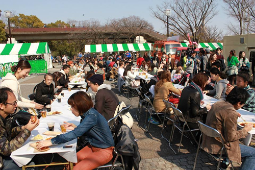 アイルランドビールと料理で乾杯