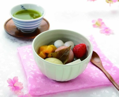 箔座日本橋(コレド室町1 1階) お茶席 限定菓子「山桜」抹茶セット 1,080円(税込)
