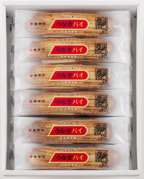 「うなぎパイ」 昭和36年の発売の定番お菓子。フレッシュバターと厳選された原料にうなぎエキス、ガーリックなどの調味料をブレンド 12本入891円、16本入1,189円、24本入1,782円