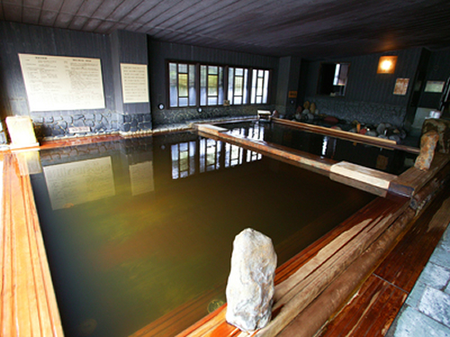 大谷田温泉 明神の湯 天然ヒバや石づくりの浴槽が穏やかな内湯