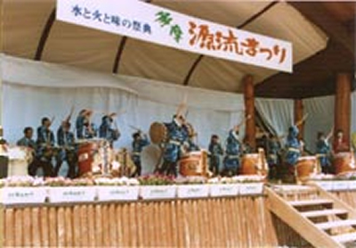 ステージでは、ダンスパフォーマンス、郷土芸能、阿波踊り、子どもショーなどを開催