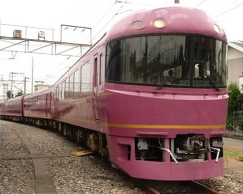 JRのお座敷列車「宴」