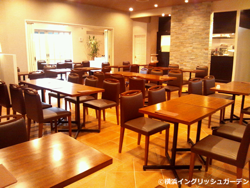 「シーズンズカフェ」 四季折々の豊かな表情を感じられる、ナチュラルな雰囲気のカフェ
