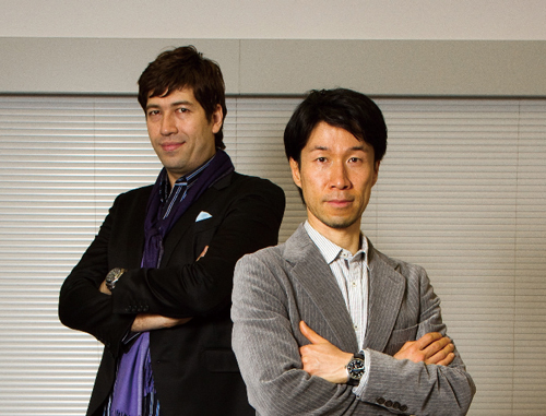 スポーツ専門チャンネル「J SPORTS」のサイクルロードレース中継でおなじみのDJサッシャ氏と栗村大会副ディレクターの名物コンビによるトークショー「我らワールド」 撮影:加藤陽太郎