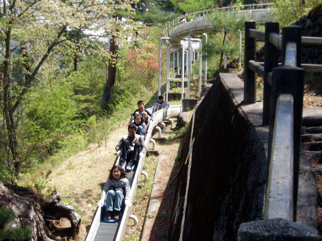 元日本一 全長247m ローラーすべり台 と日帰り温泉 のめこい湯 で新緑の丹波山村を満喫 おでかけガイド 東京版