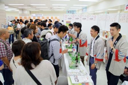 「第9回全国日本酒フェア」では、全国45都道府県の日本酒の試飲と販売やおつまみの販売も