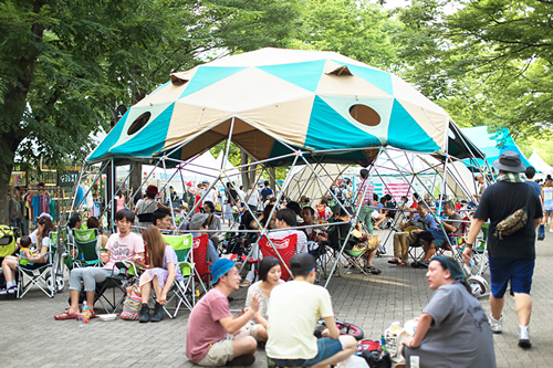 来場者が思い思いのスタイルで楽しむフェス