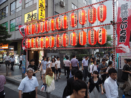 新橋地区の有志がボランティアで新橋地区の活性化を目指して はじめたお祭