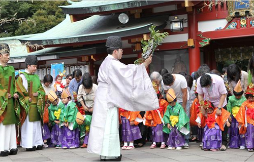 可愛らしい「稚児行列」