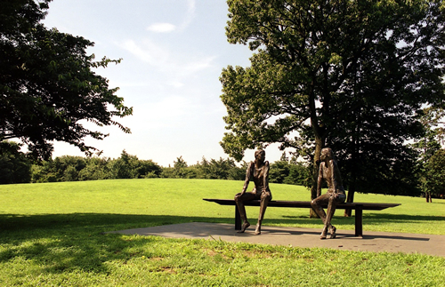 府中の森公園 アンとミシェルの像
