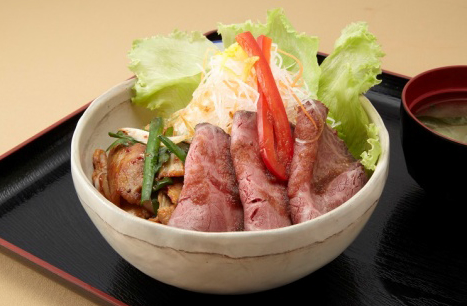 審査委員特別賞 上河内SA「うんめぇ~!とちぎの恵味丼」