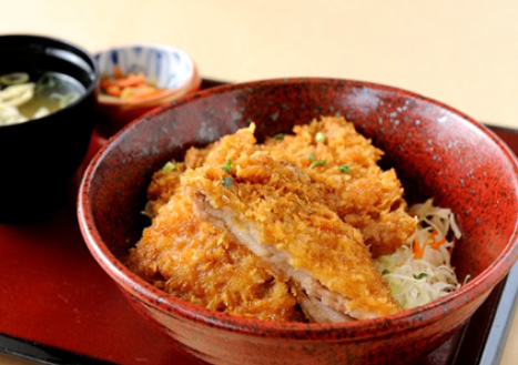 決勝大会出品作品 新潟・阿賀野川SA「もちぶたミルフィーユチーズタレかつ丼」
