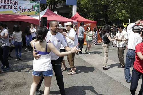 サルサタイム みんなで大盛り上がり