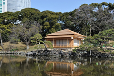 江戸時代に創建され、今回復元された「燕の御茶屋」外観