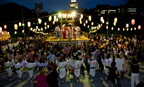 夏の風物詩「地蔵尊奉賛 盆踊り大会」