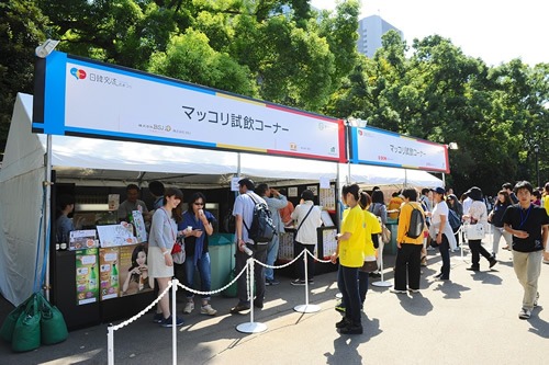 韓国の伝統酒マッコリ試飲コーナー