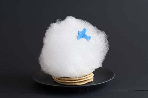 クラウドスイーツ「CLOUD 飛行機雲パンケーキ with オリジナルシトラスチョコレートソース」¥1200