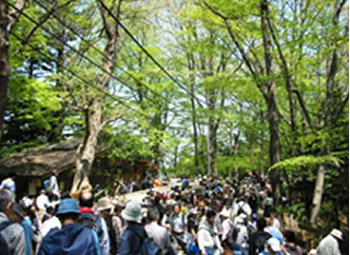 1時間にもおよんでいた行列を解消(改築前の風景)