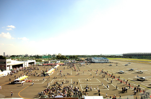 調布飛行場まつり過去の開催風景