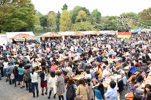 ドイツ大使館主催「ドイツフェスティバル 2015」が10/30(金)~11/3(火・祝)の5日間、青山公園で