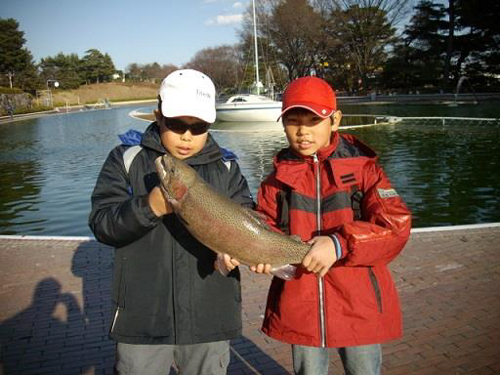 約40cm 以上の魚を中心に放流する大物が狙える特設エリアを新設