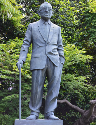 ロシアより贈られた「鳩山一郎銅像」 